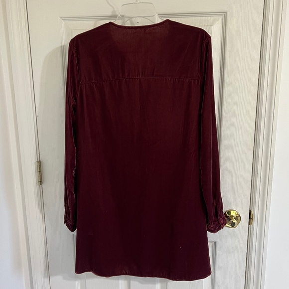 ANTHROPOLOGIE VELVET TUNIC WINE W/FLORAL EMBROIDERY SIZE SP - Picture 2 of 16